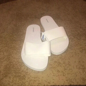 Old navy slides white sz 8